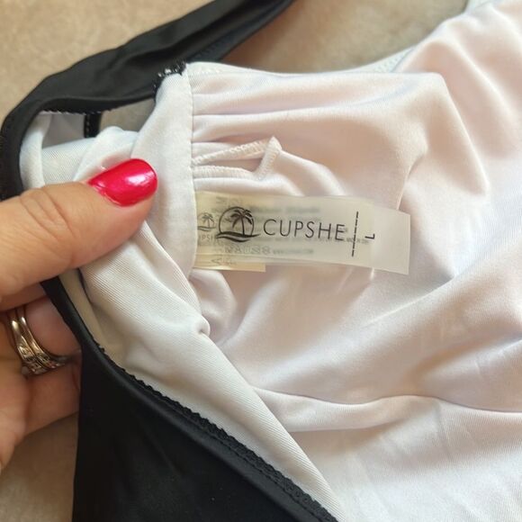 Like new! Cupshe Sz L Color Block U back 1Pc Swimsuit - Picture 7 of 8